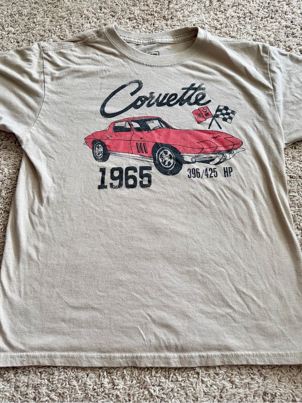 Official GM Corvette 1965 Graphic Tee - Beige with Red Car Print